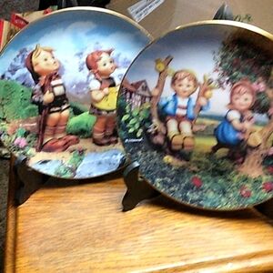M.J. Hummel set of Little Companions plates